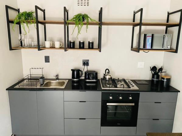 46 On Allcock Guest Apartment & Luxury Room Pretoria-Noord Eksteriør billede